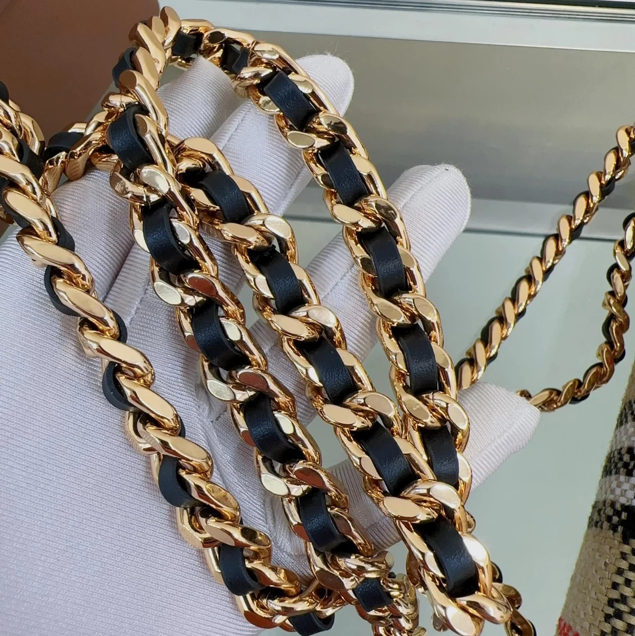 버버리 롤라 체크 미니 크로스백