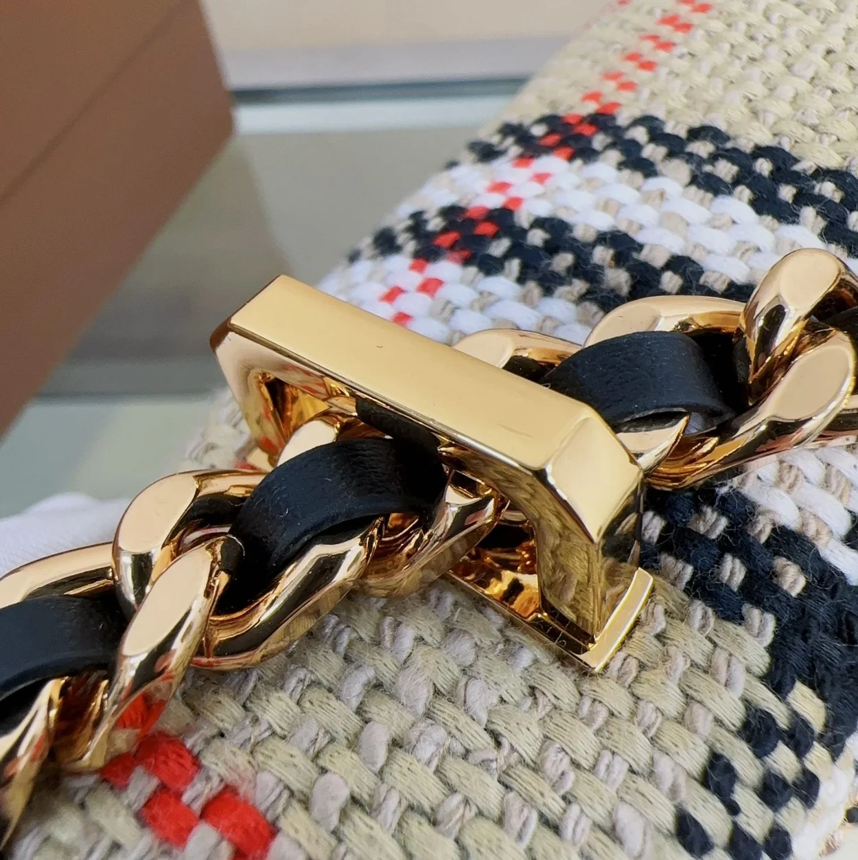 버버리 롤라 체크 미니 크로스백