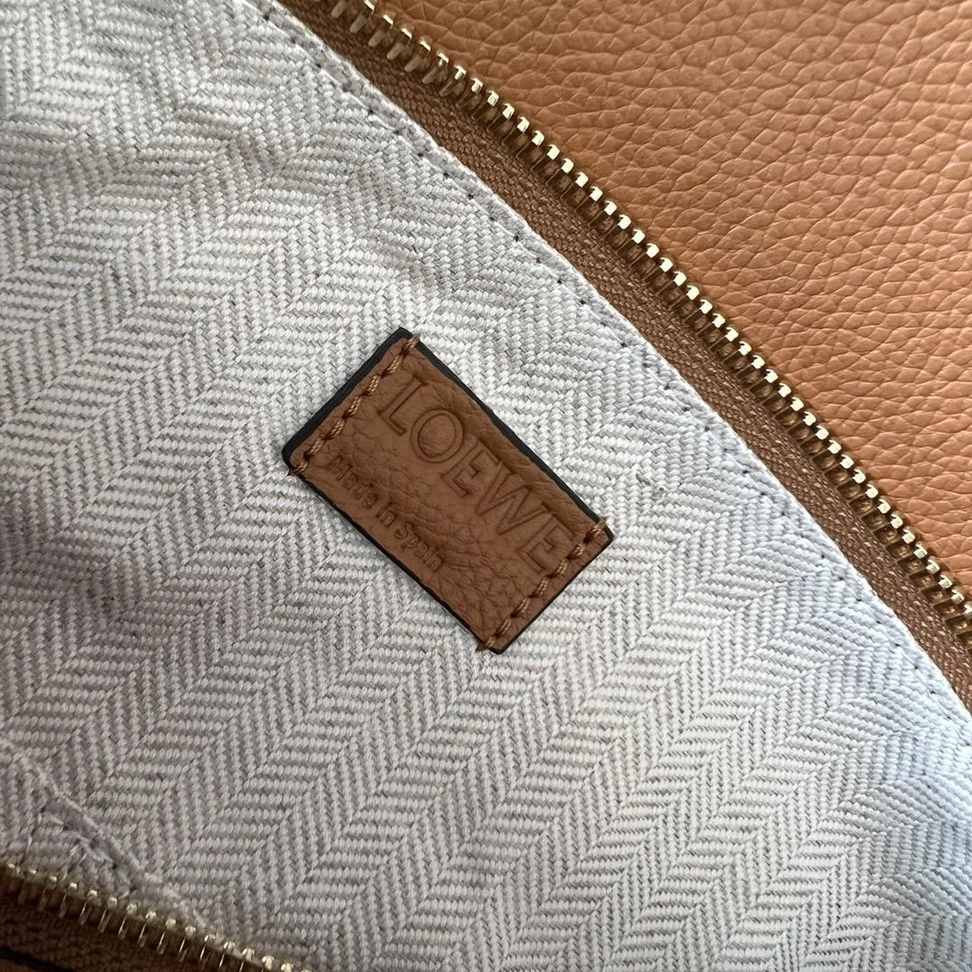 로에베 소프트 그레인 미디움 퍼즐 백 브라운