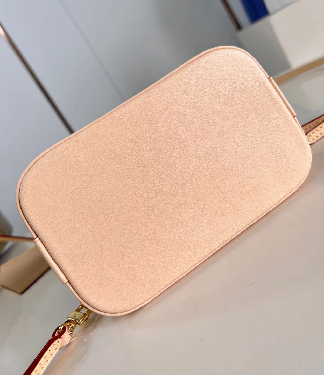 루이비통 알마 백팩 M47132