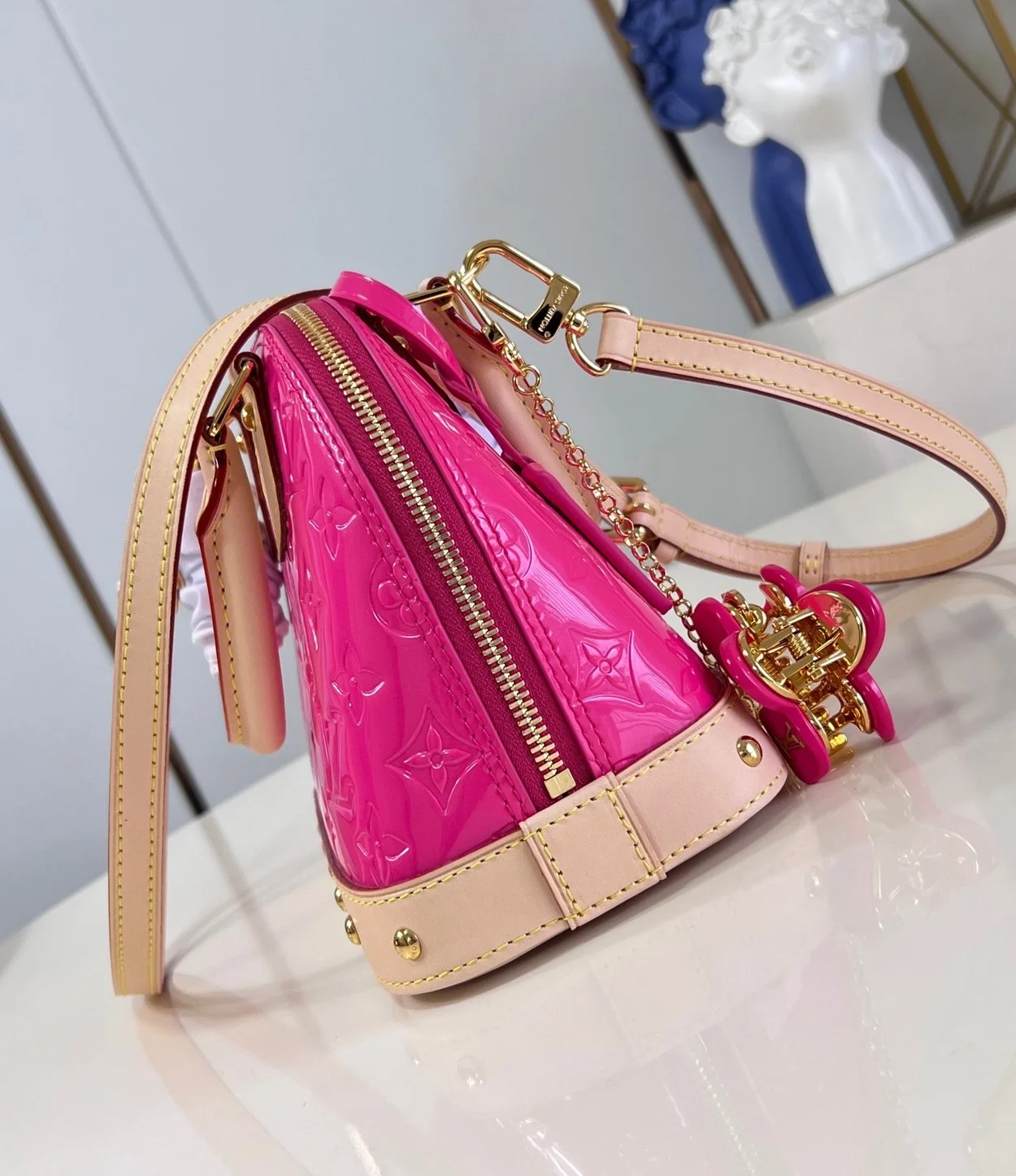 루이비통 알마 BB M90611