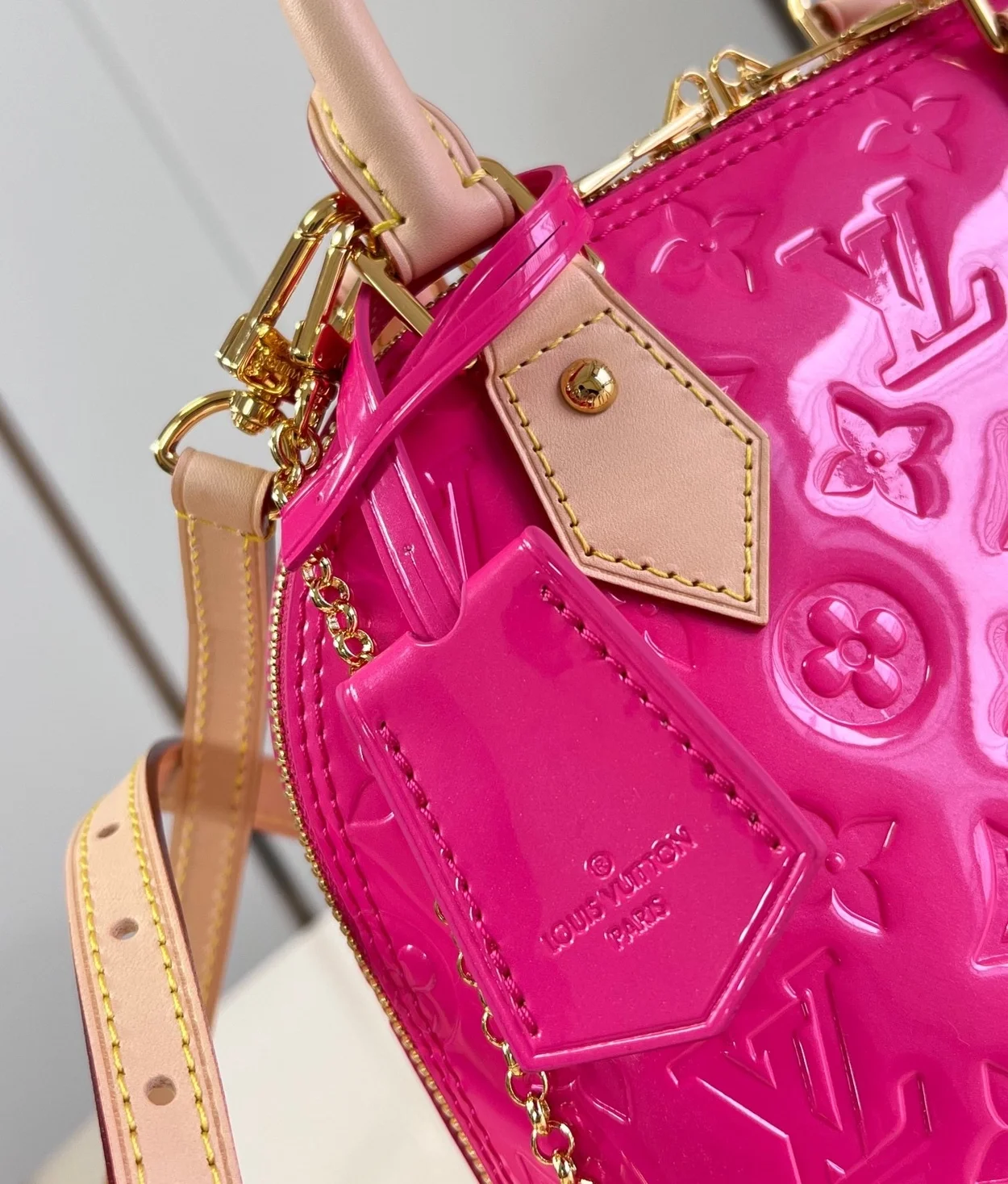 루이비통 알마 BB M90611