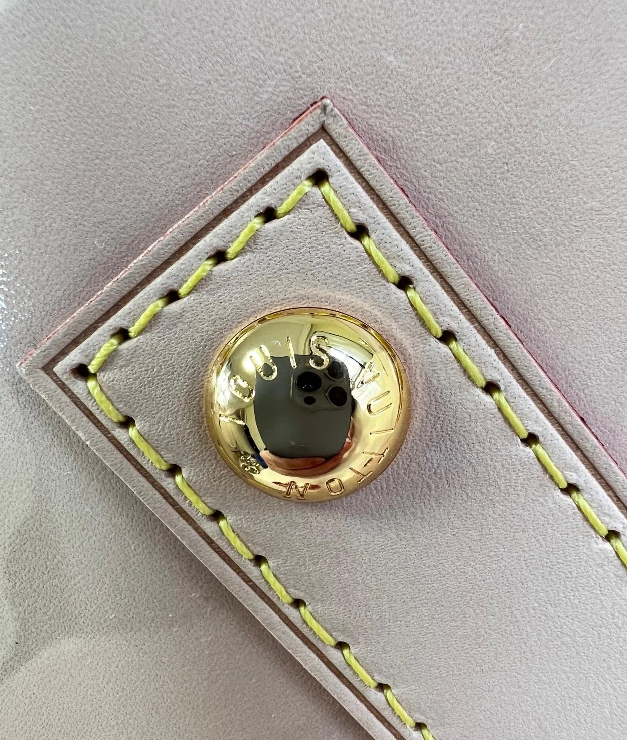 루이비통 알마 BB M90611