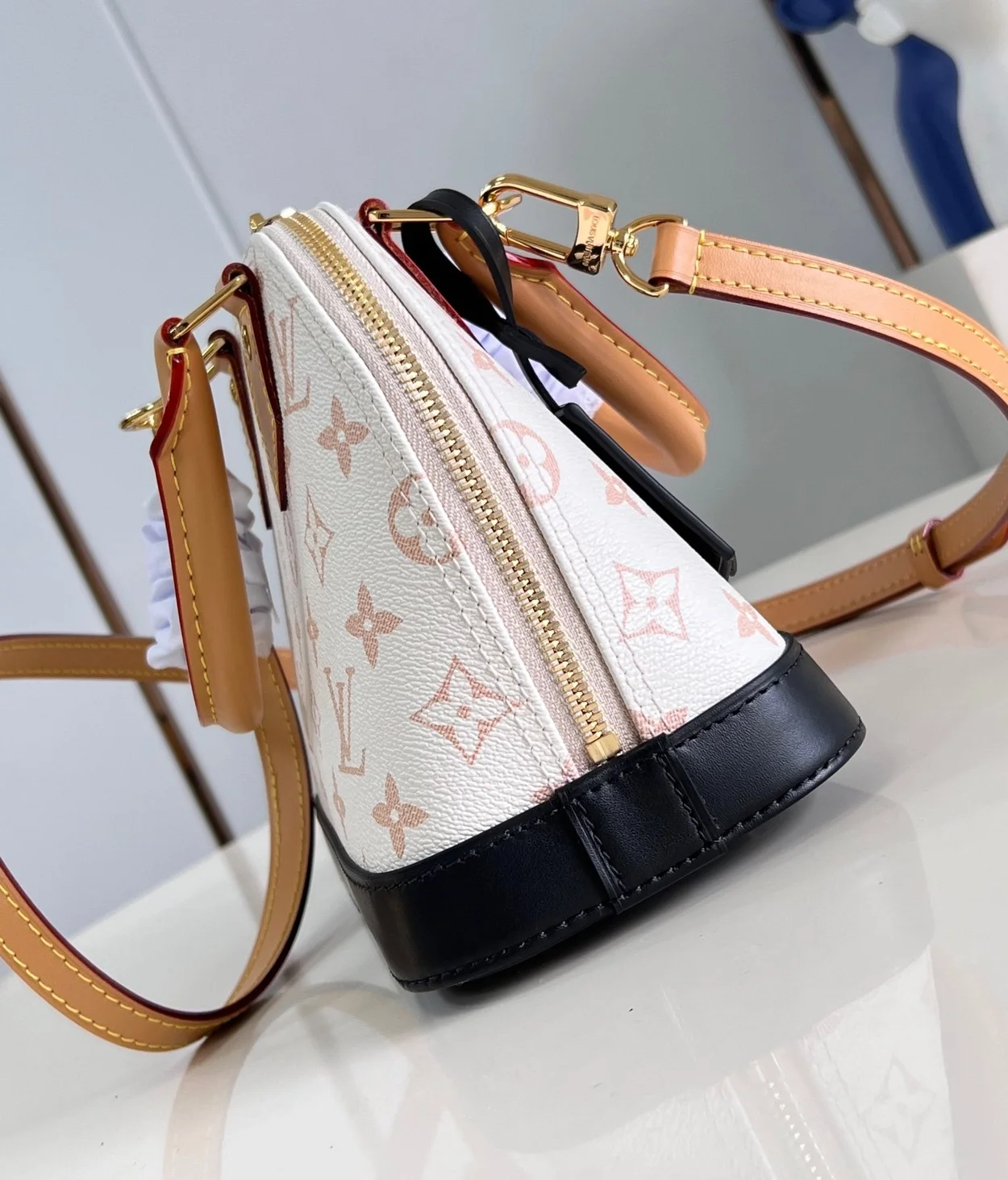 루이비통 알마 BB M46922