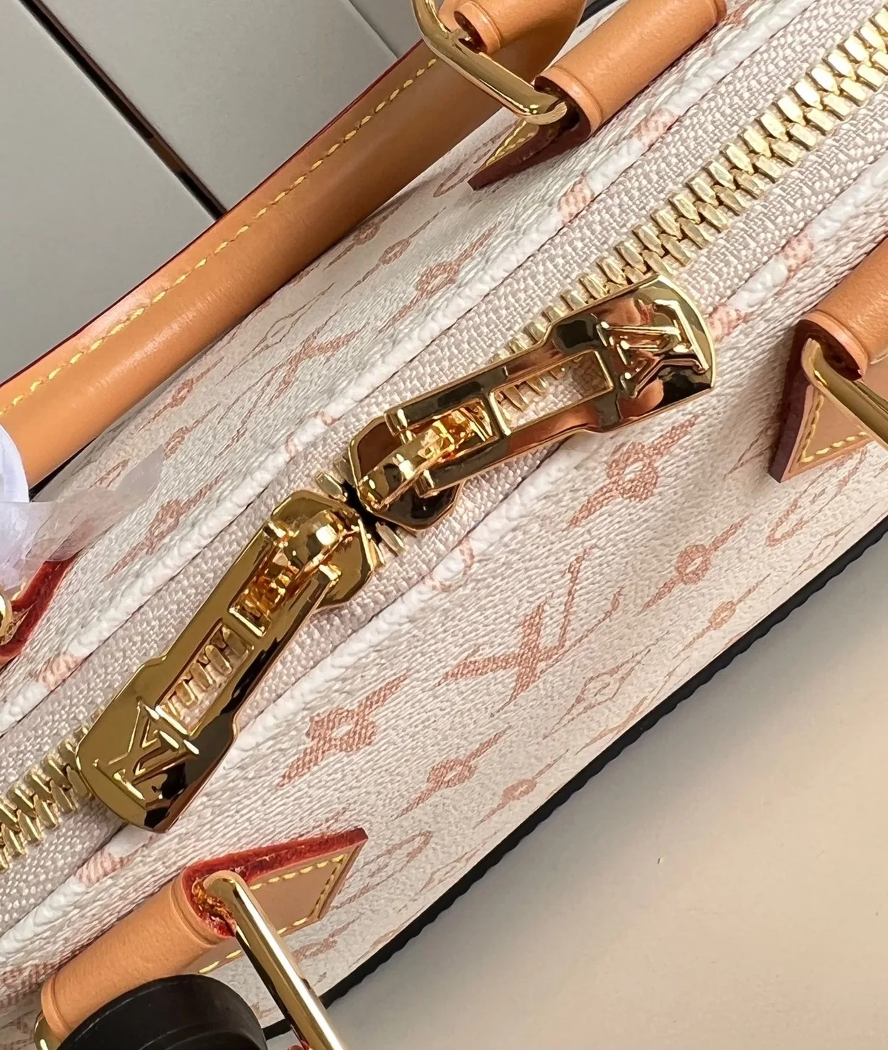 루이비통 알마 BB M46922