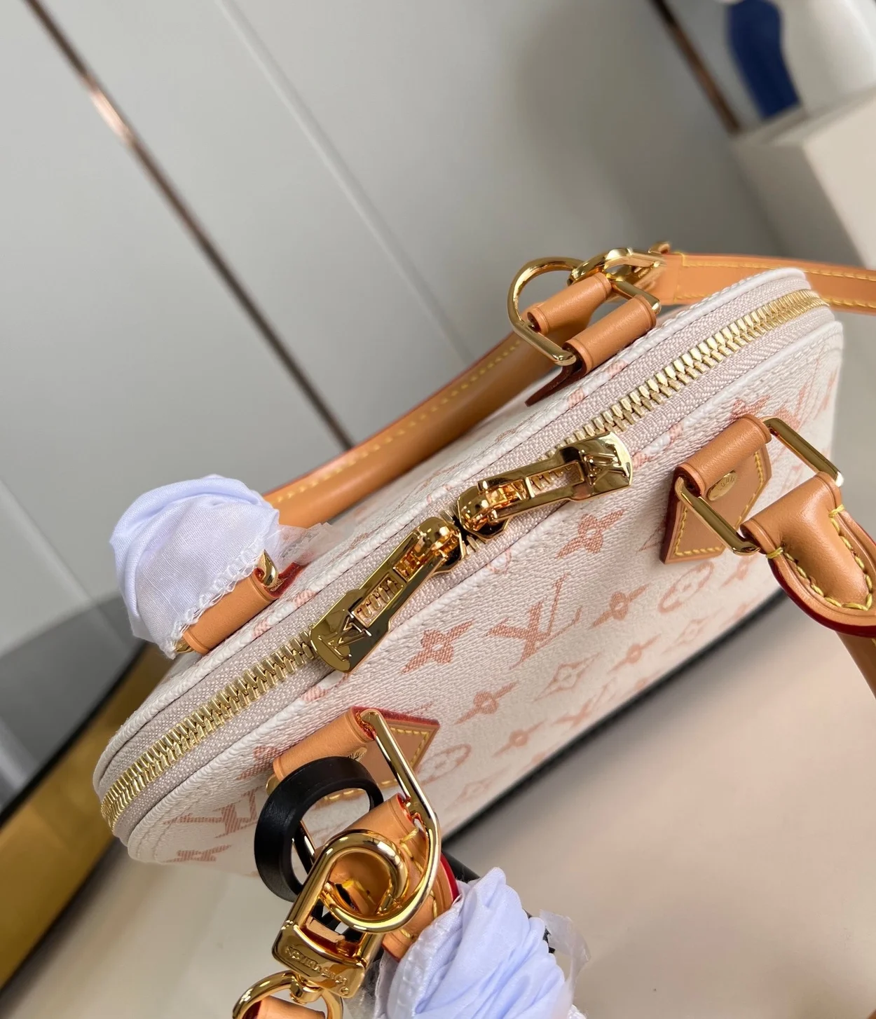 루이비통 알마 BB M46922