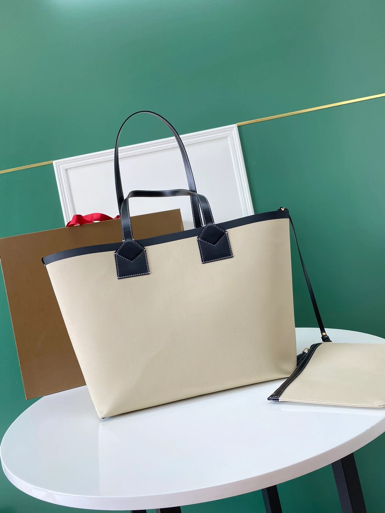 버버리 라지 런던 토트백 베이지