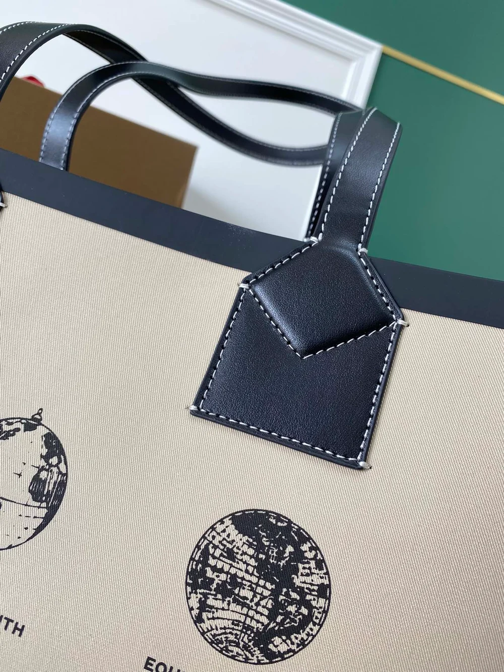 버버리 라지 런던 토트백 베이지