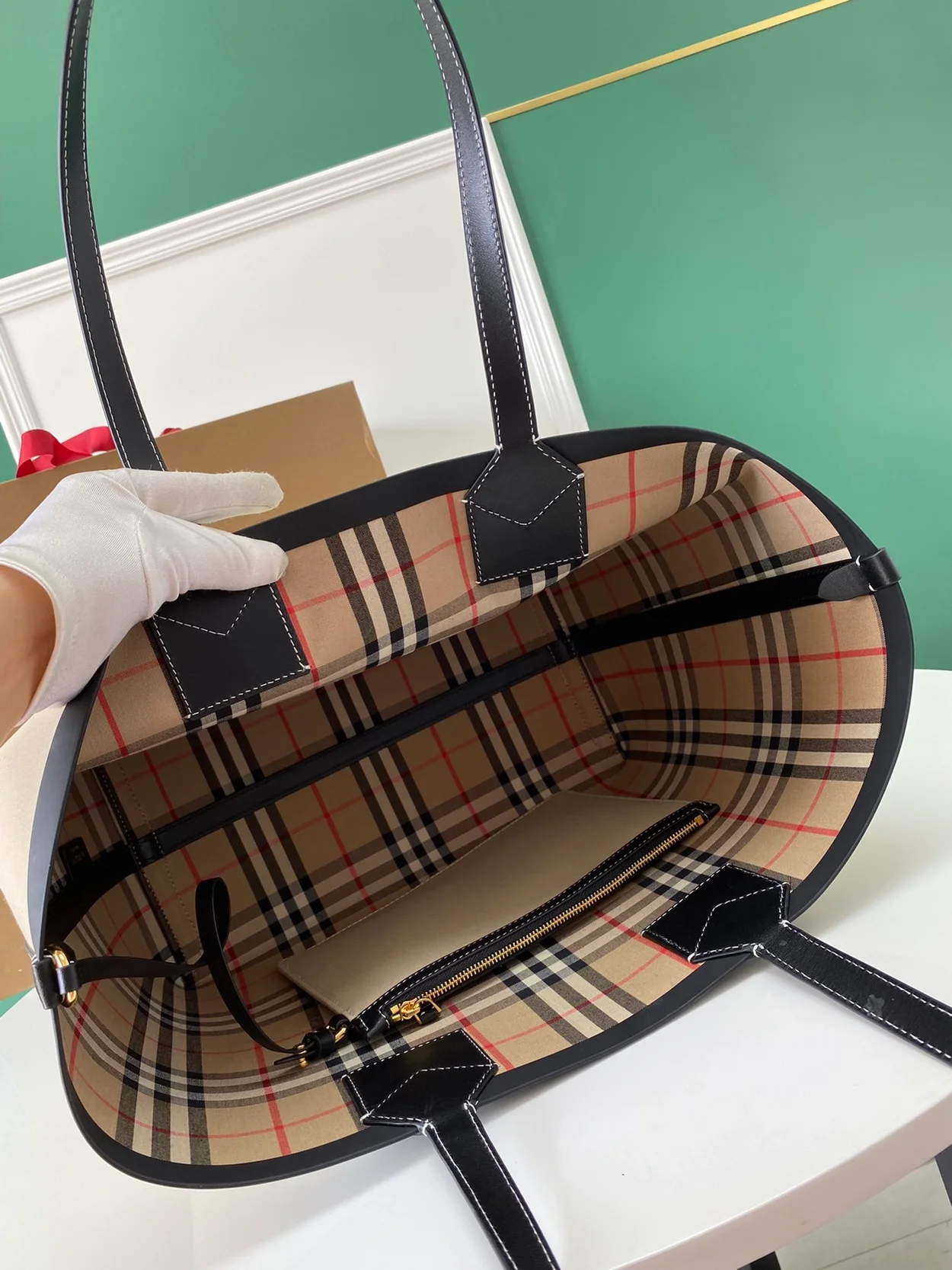 버버리 라지 런던 토트백 베이지