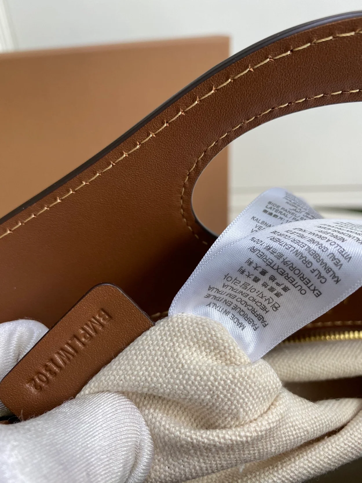 버버리 포켓 투톤 미니 캔버스 레더 토트백