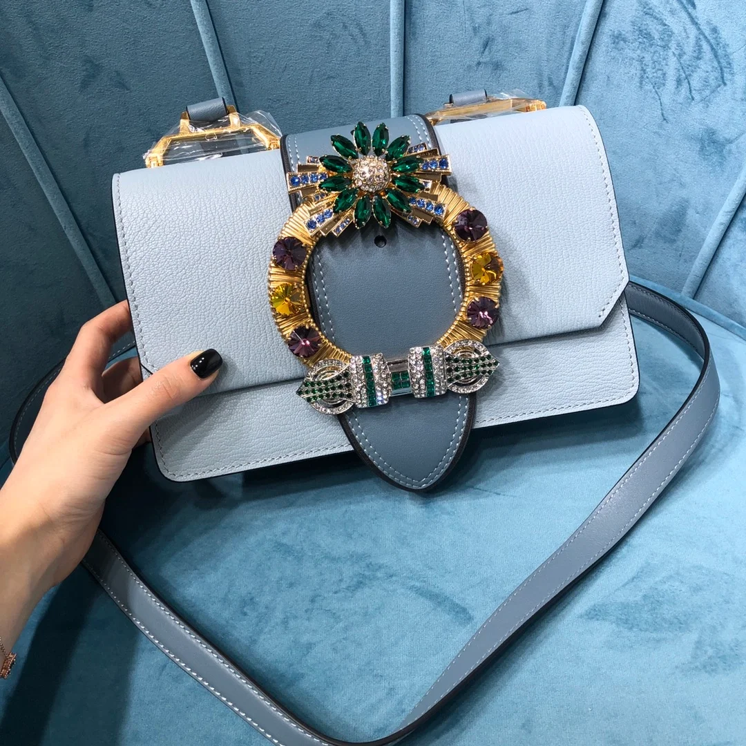 미우미우 크리스탈 버클 플랩 숄더백 블루