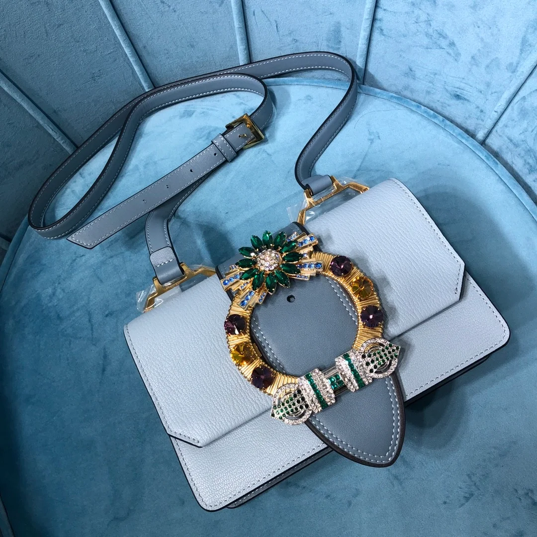 미우미우 크리스탈 버클 플랩 숄더백 블루