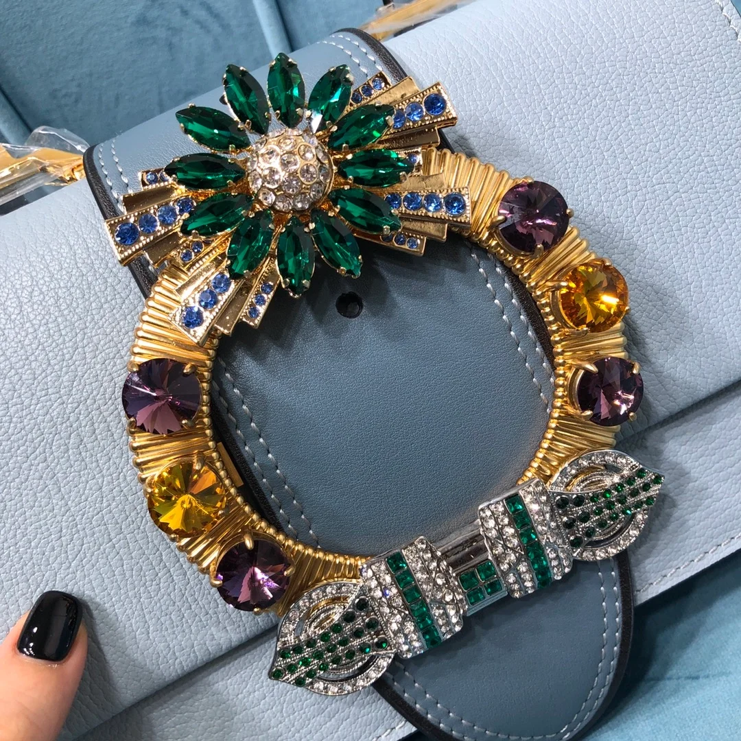 미우미우 크리스탈 버클 플랩 숄더백 블루