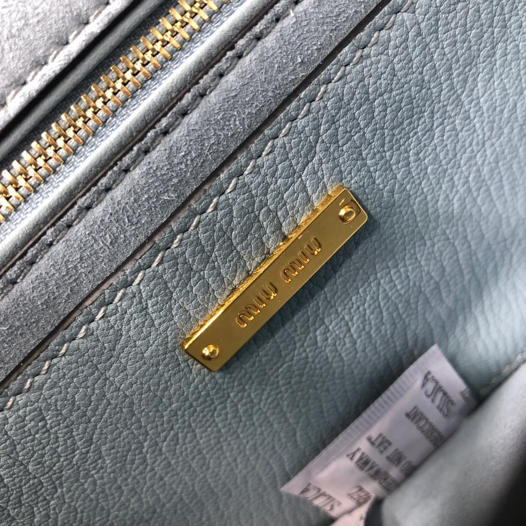 미우미우 크리스탈 버클 플랩 숄더백 블루