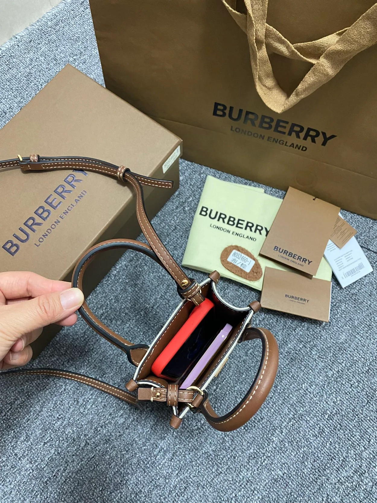 버버리 프란시스 캔버스 토트백