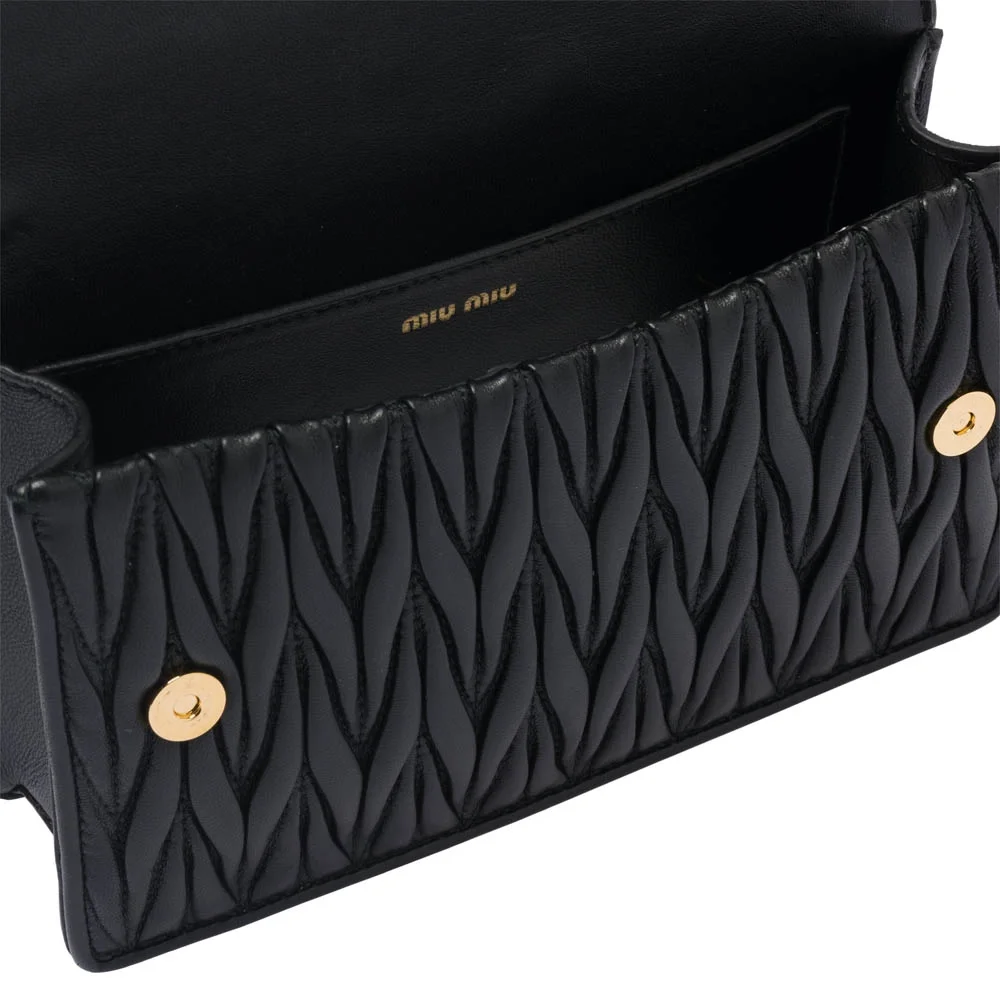 미우미우 마테라쎄 가죽백 블랙