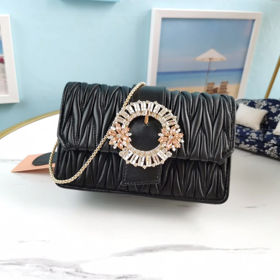 미우미우 마테라쎄 가죽백 블랙