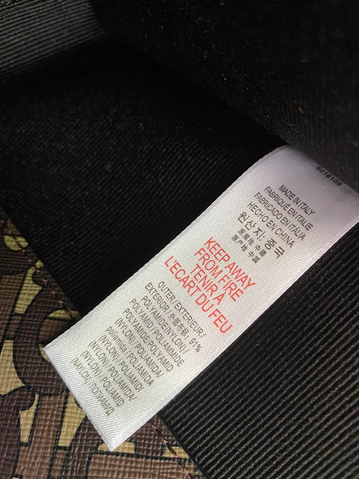 버버리 스몰 모노그램 스트라이프 토트백