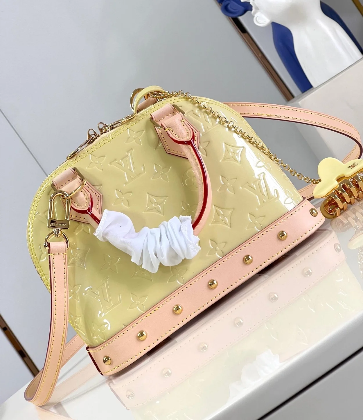 루이비통 알마 BB 백 M24063