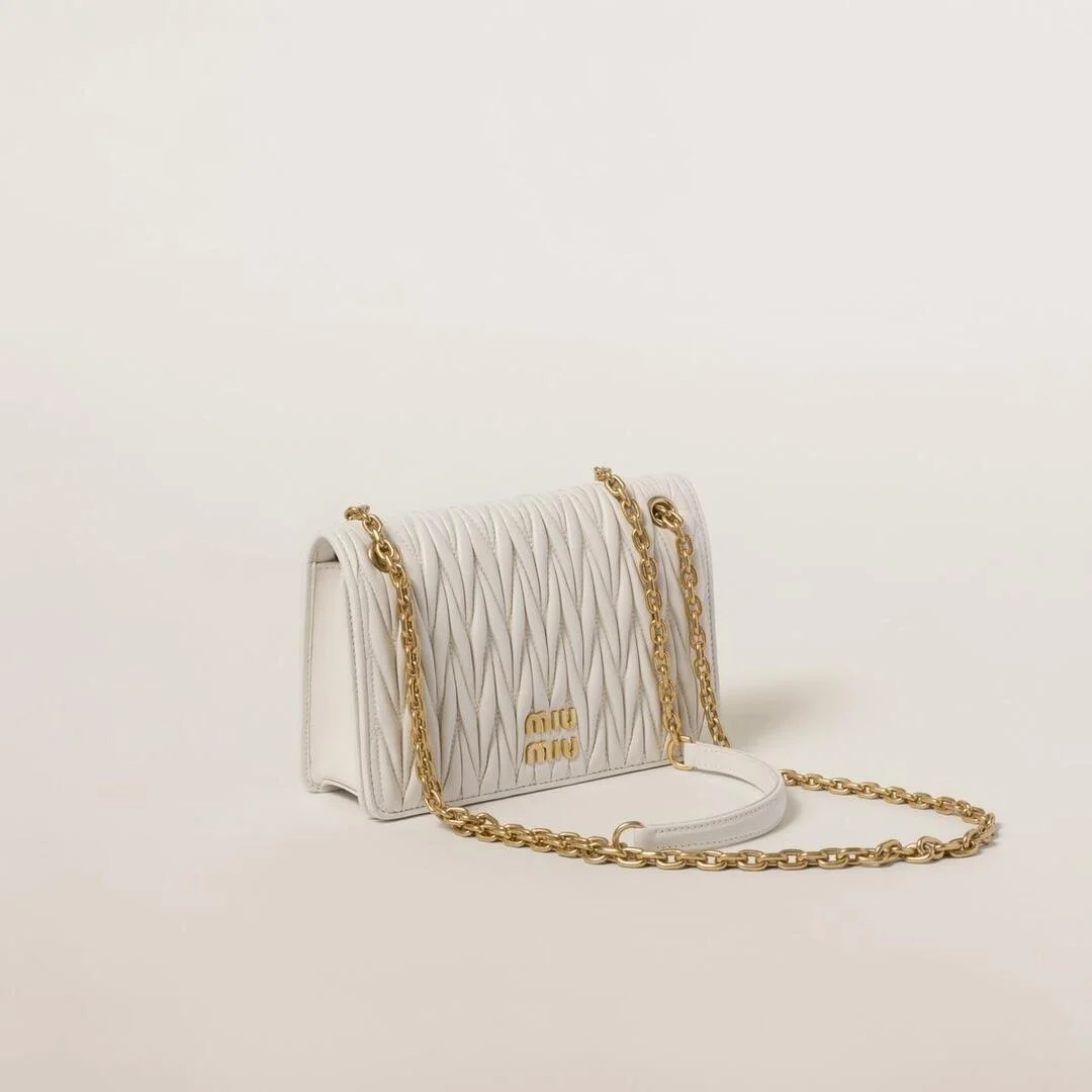 미우미우 마테라쎄 나파 가죽 미니백 화이트