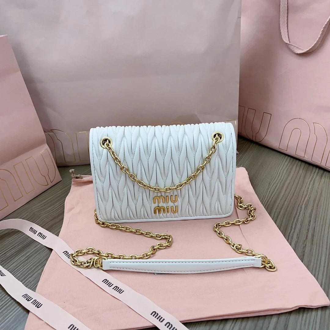 미우미우 마테라쎄 나파 가죽 미니백 화이트