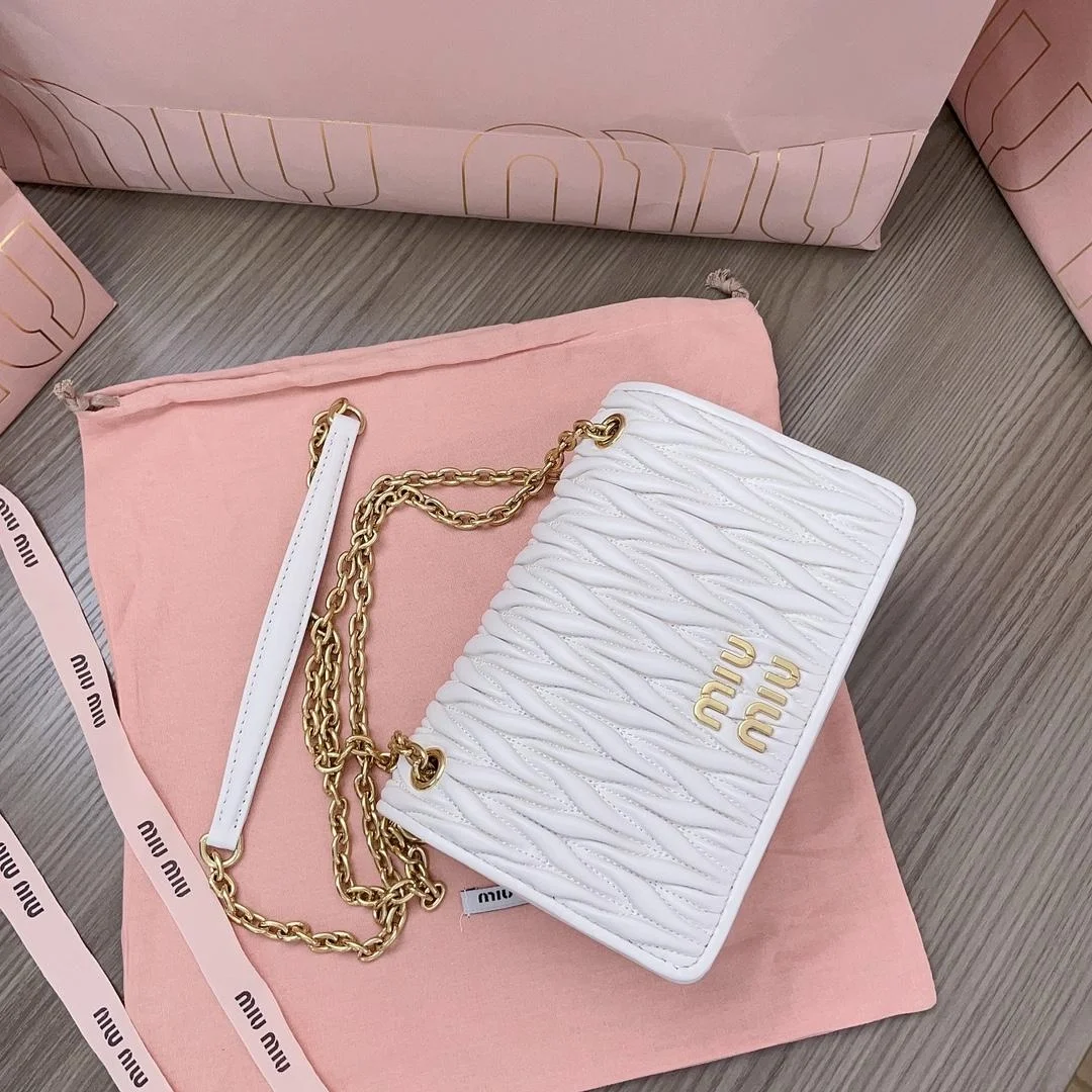 미우미우 마테라쎄 나파 가죽 미니백 화이트