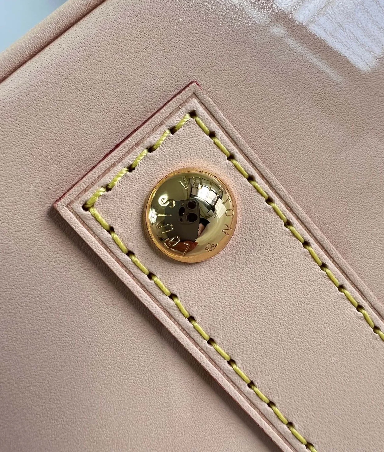 루이비통 알마 BB 백 M24062