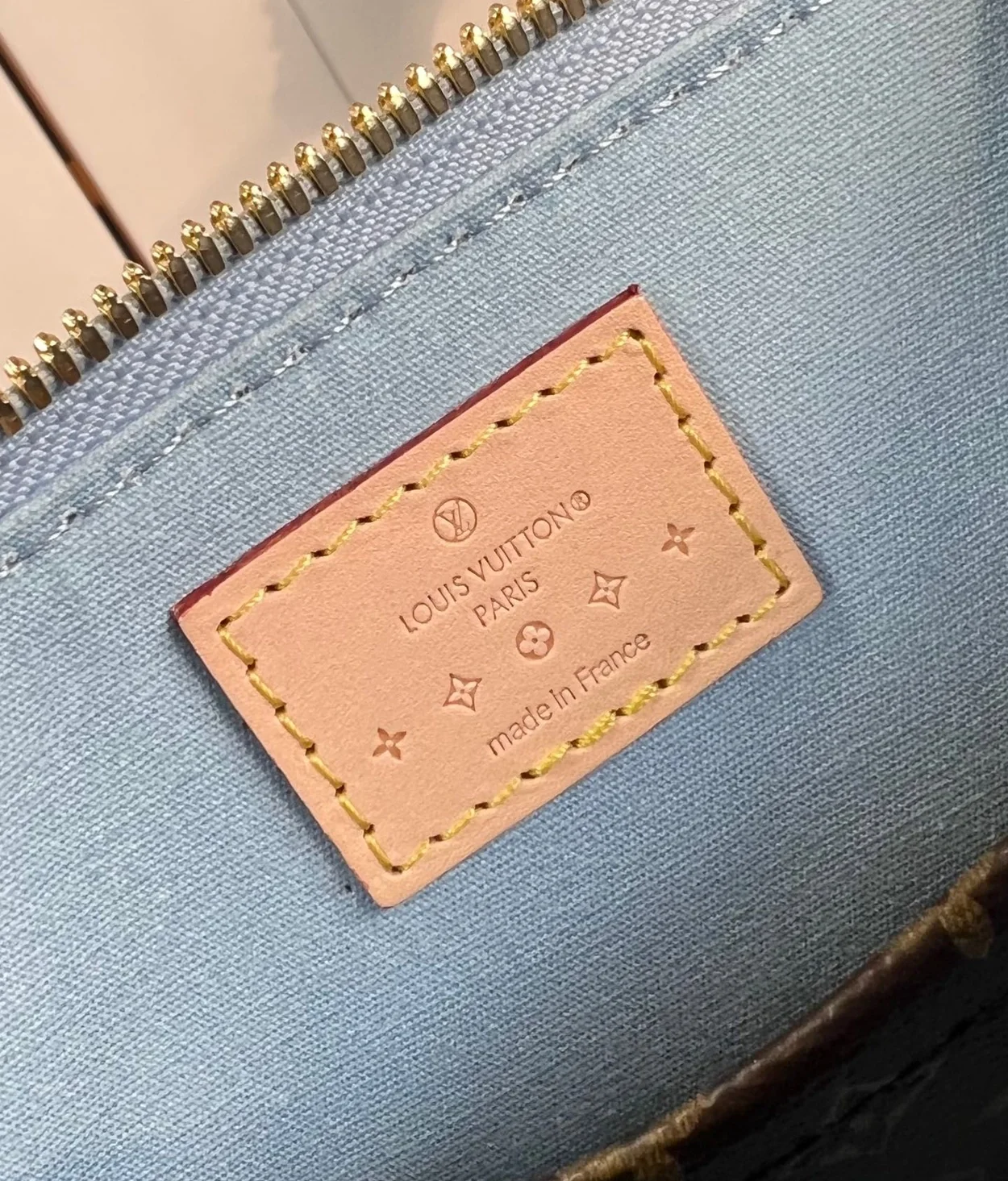 루이비통 알마 BB 백 M24062