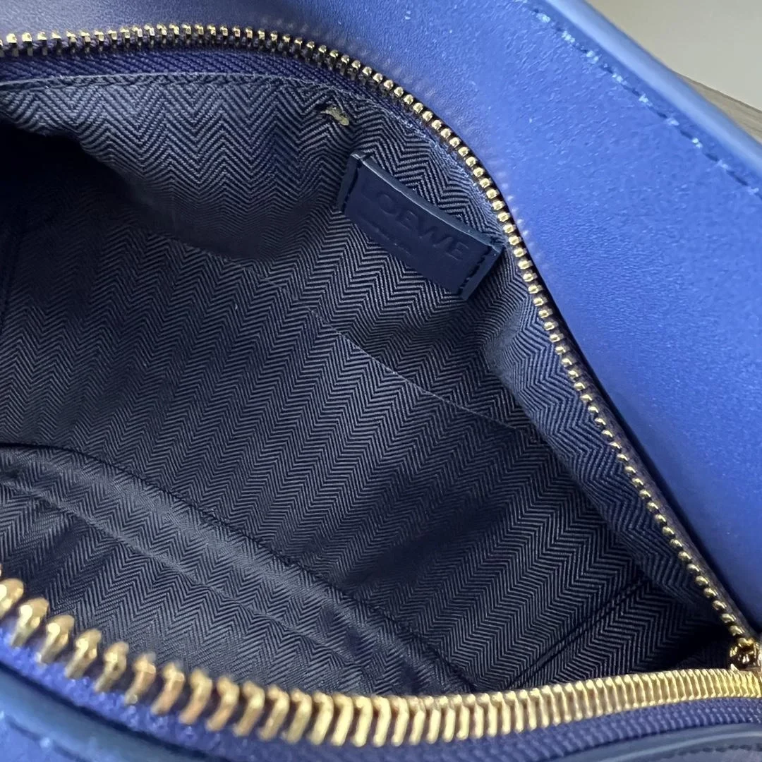 로에베 사틴 스몰 퍼즐 엣지 백 블루