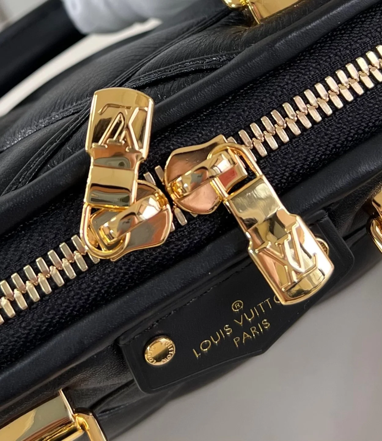 루이비통 나노 알마 말타쥬 M83048