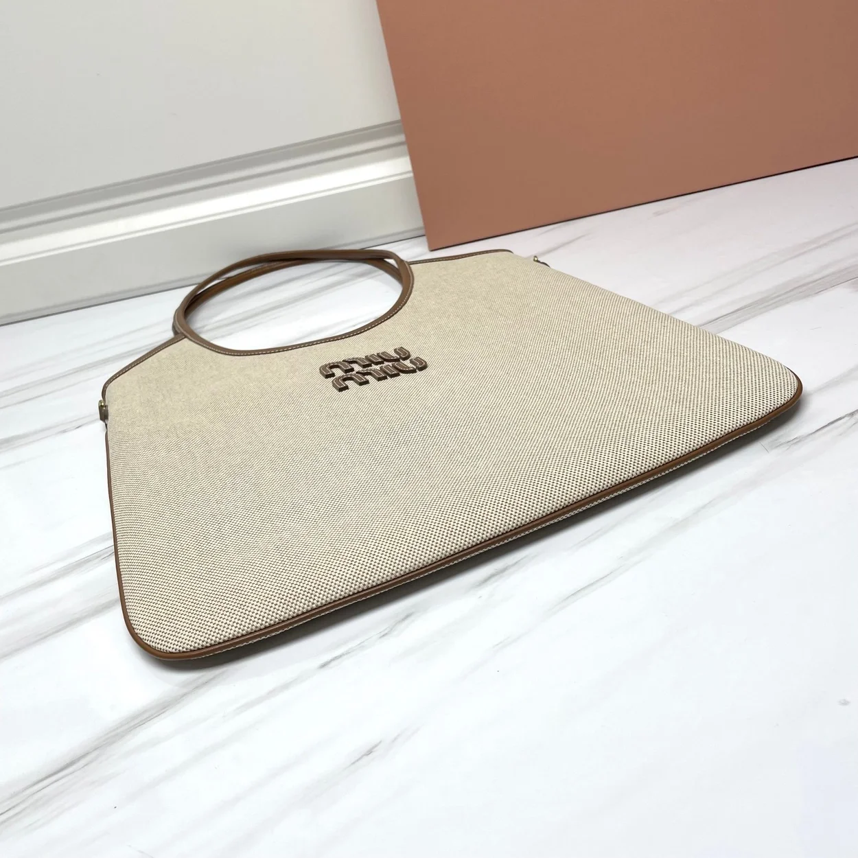 미우미우 아이비 캔버스백 베이지