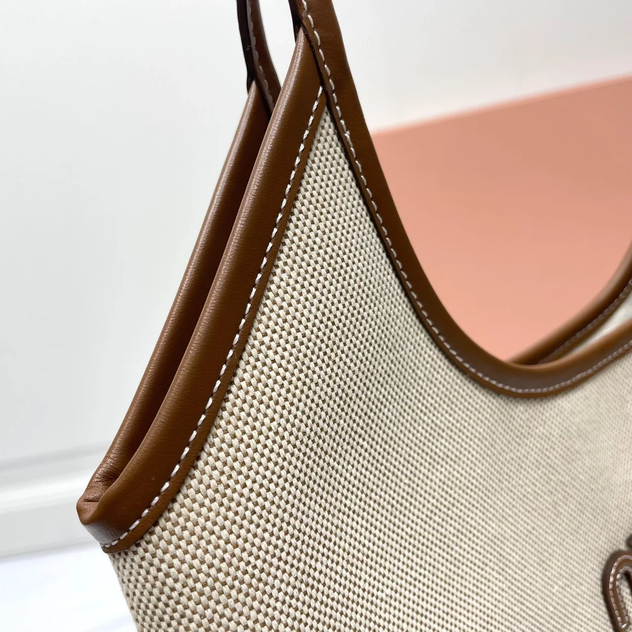 미우미우 아이비 캔버스백 베이지