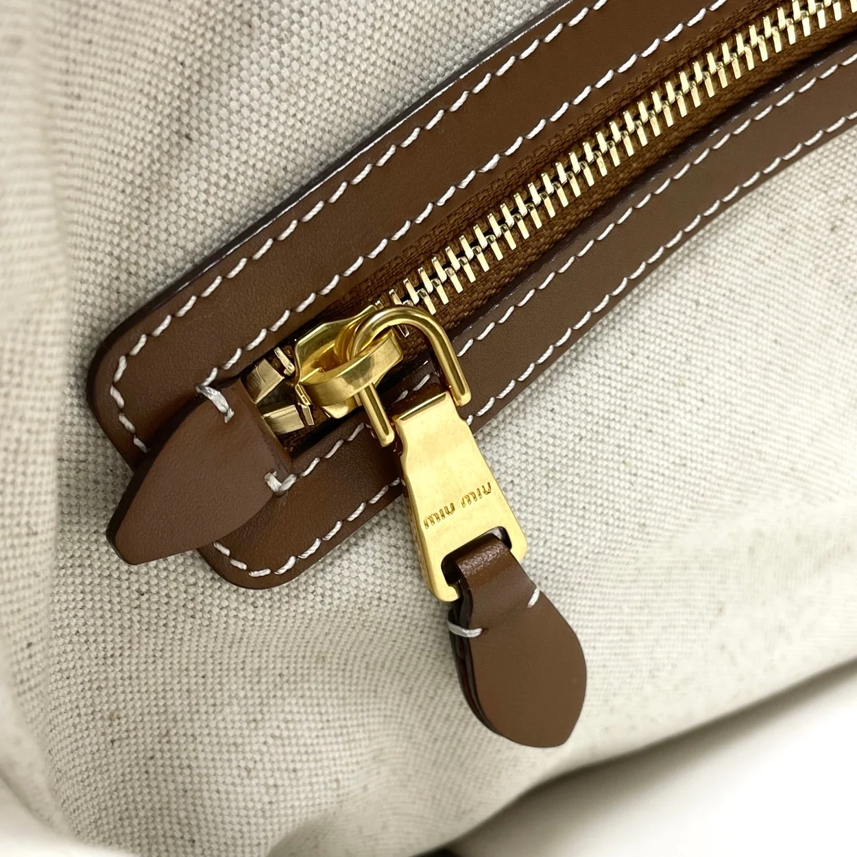 미우미우 아이비 캔버스백 베이지