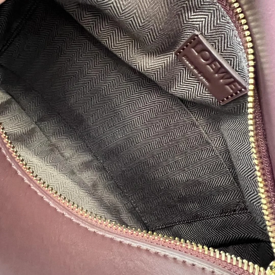 로에베 사틴 스몰 퍼즐 엣지 백 버건디