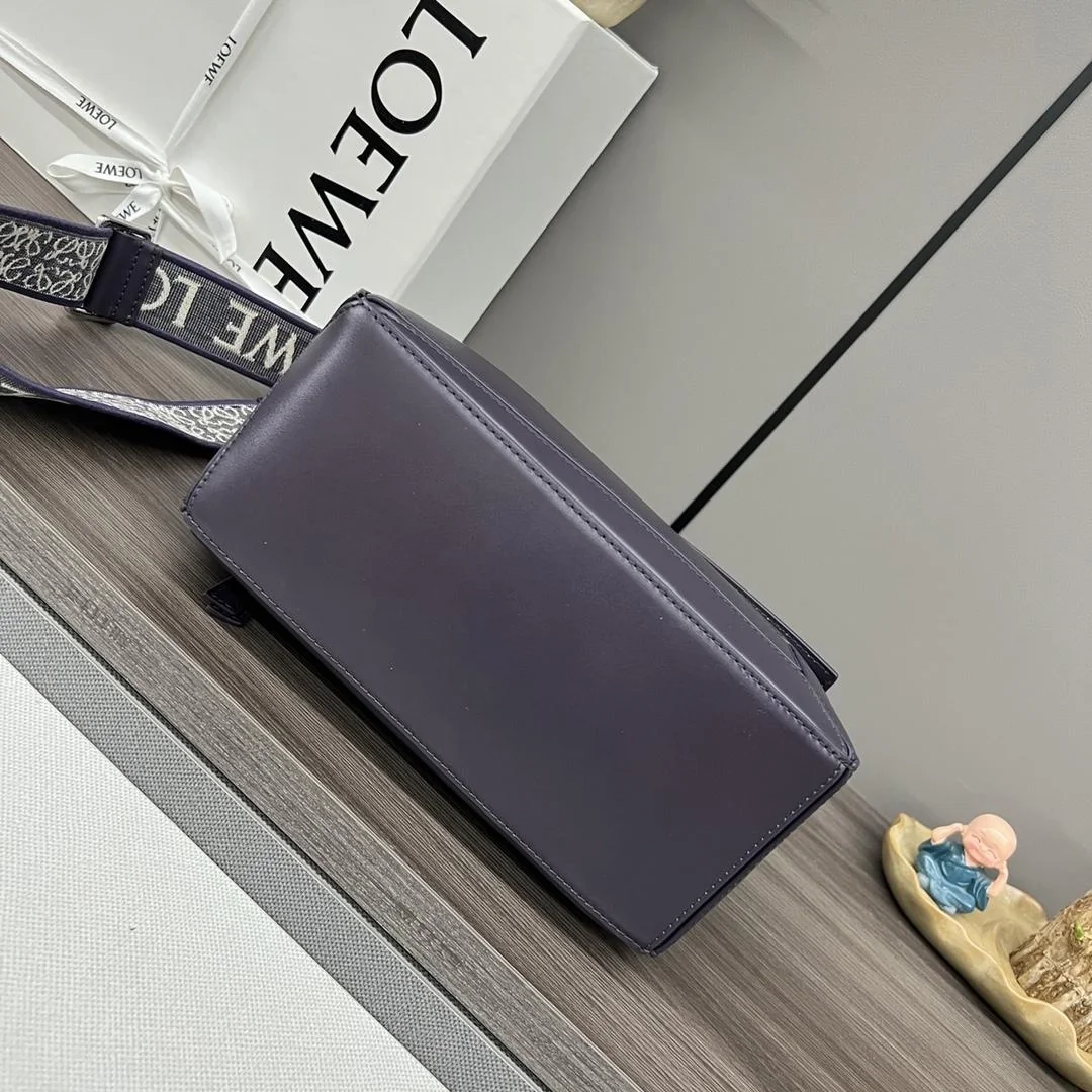 로에베 사틴 스몰 퍼즐 엣지 백 다크 퍼플