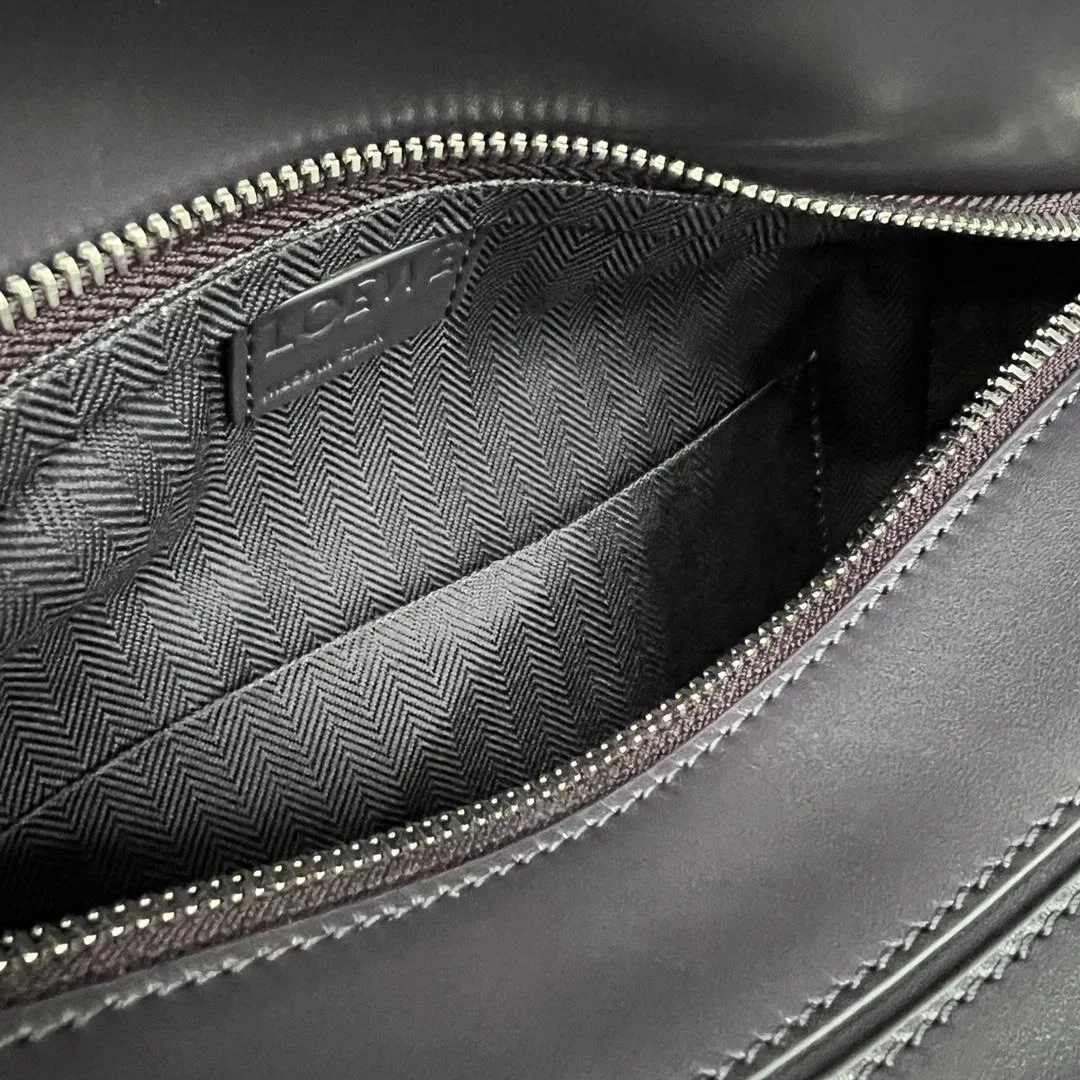 로에베 사틴 스몰 퍼즐 엣지 백 다크 퍼플