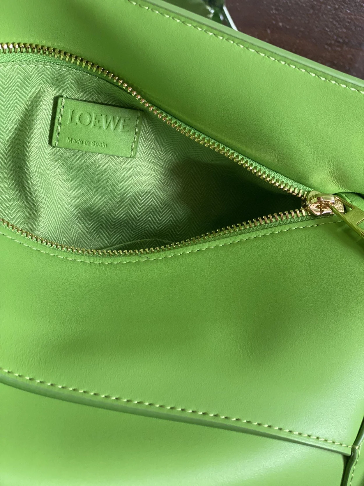 로에베 사틴 스몰 퍼즐 엣지 백 그린