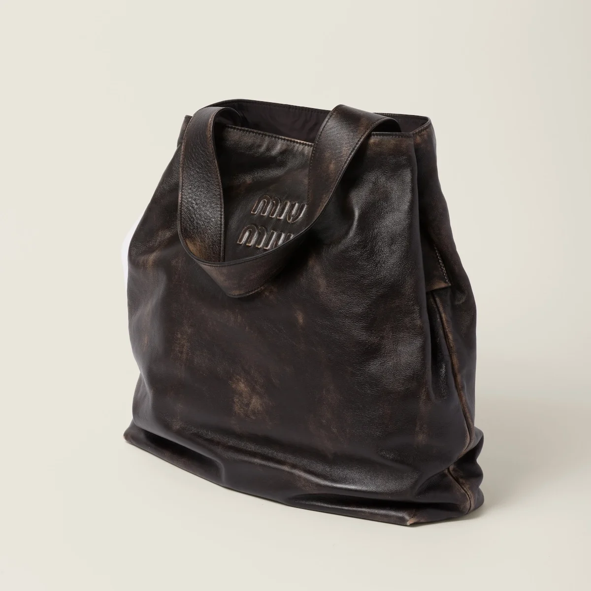 미우미우 나파 가죽 숄더백 커피