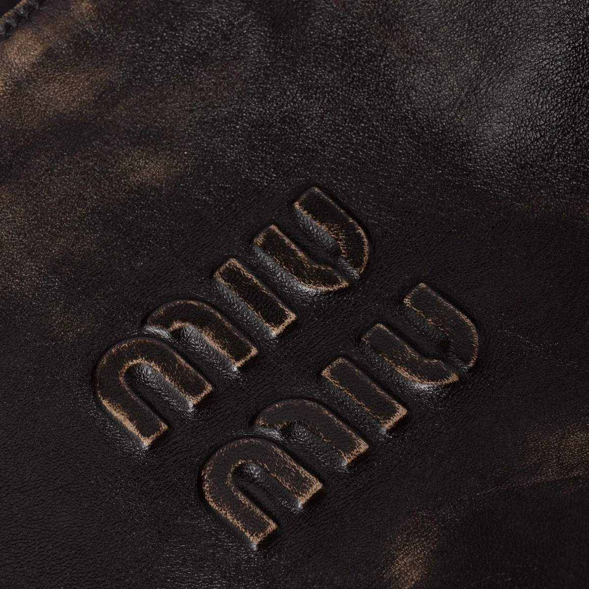 미우미우 나파 가죽 숄더백 커피