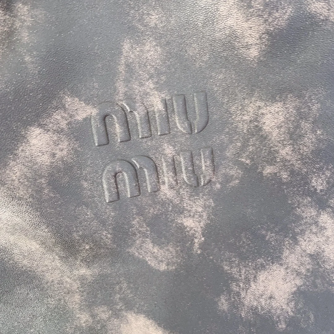 미우미우 나파 가죽 숄더백 커피