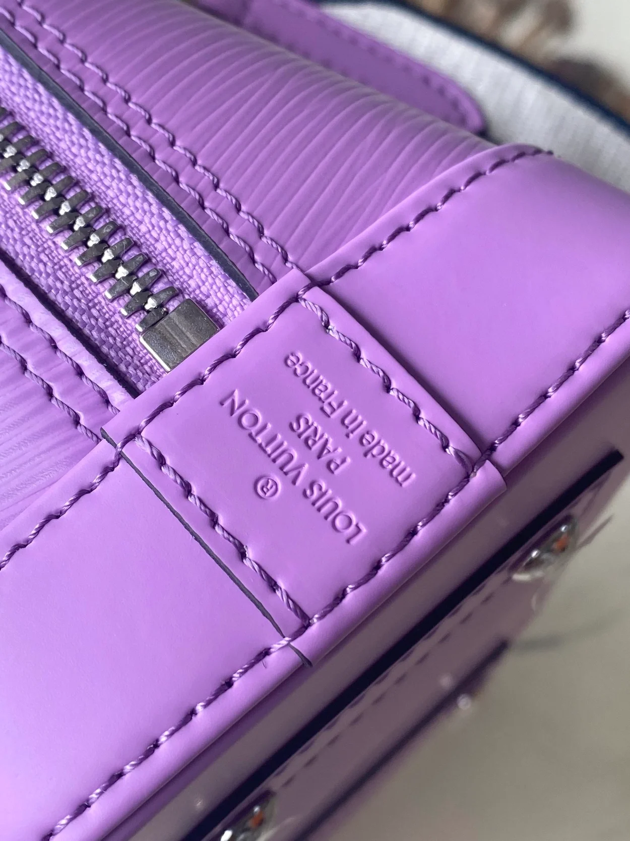 루이비통 알마 BB 에피 핸드백 M22642