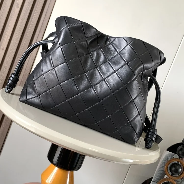 로에베 플라멩코 숄더 백 (송아지 가죽)