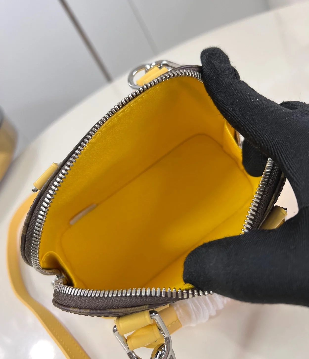 루이비통 나노 알마 모노그램 M82717