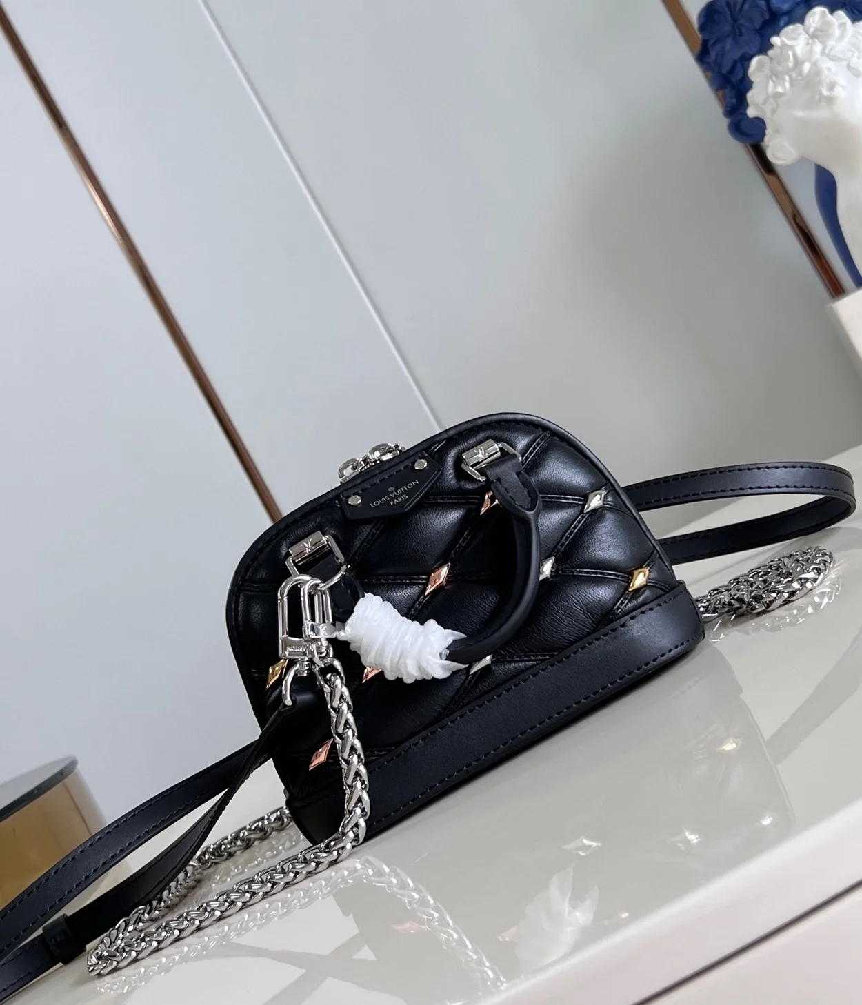 루이비통 나노 알마 M83019