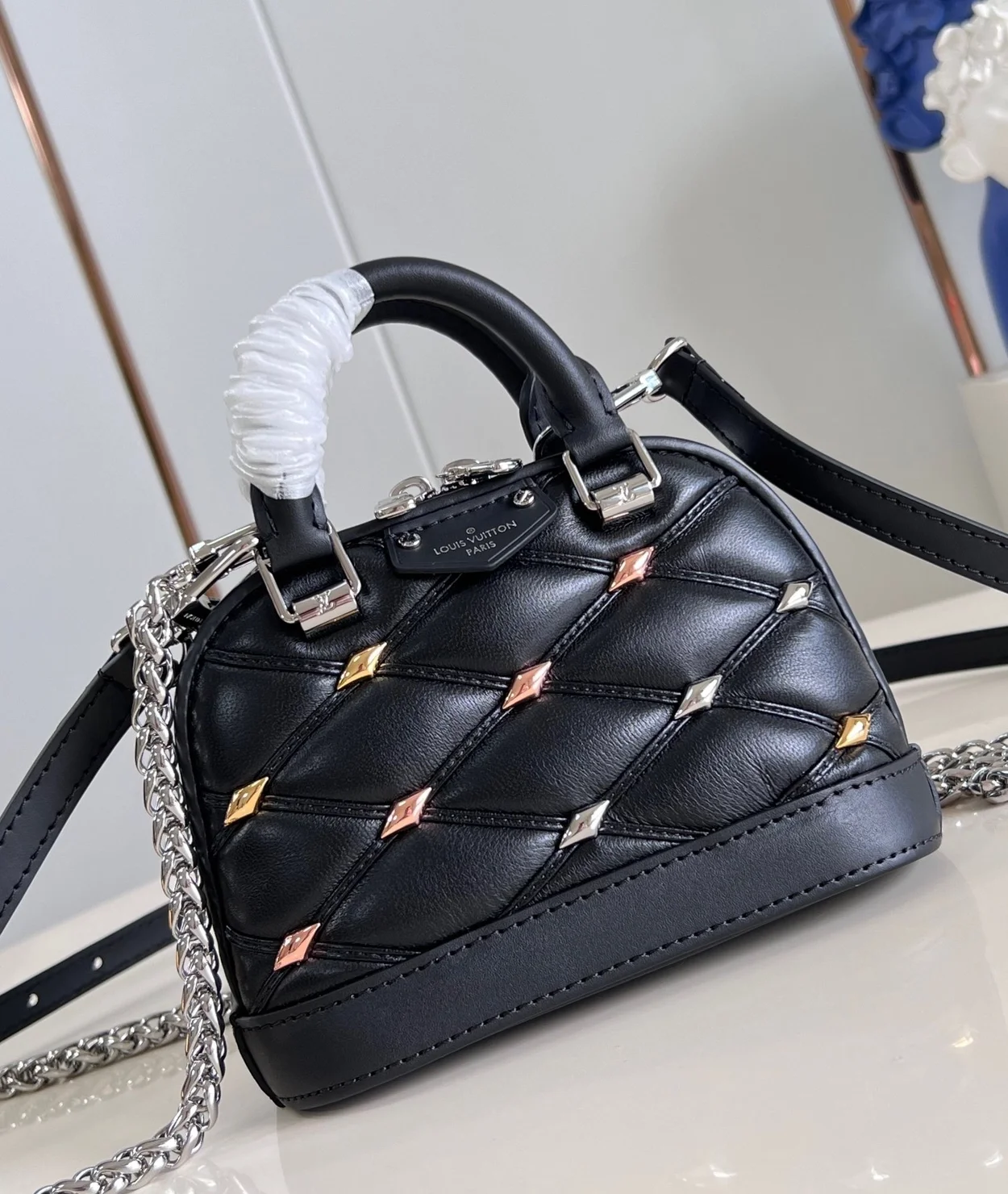 루이비통 나노 알마 M83019