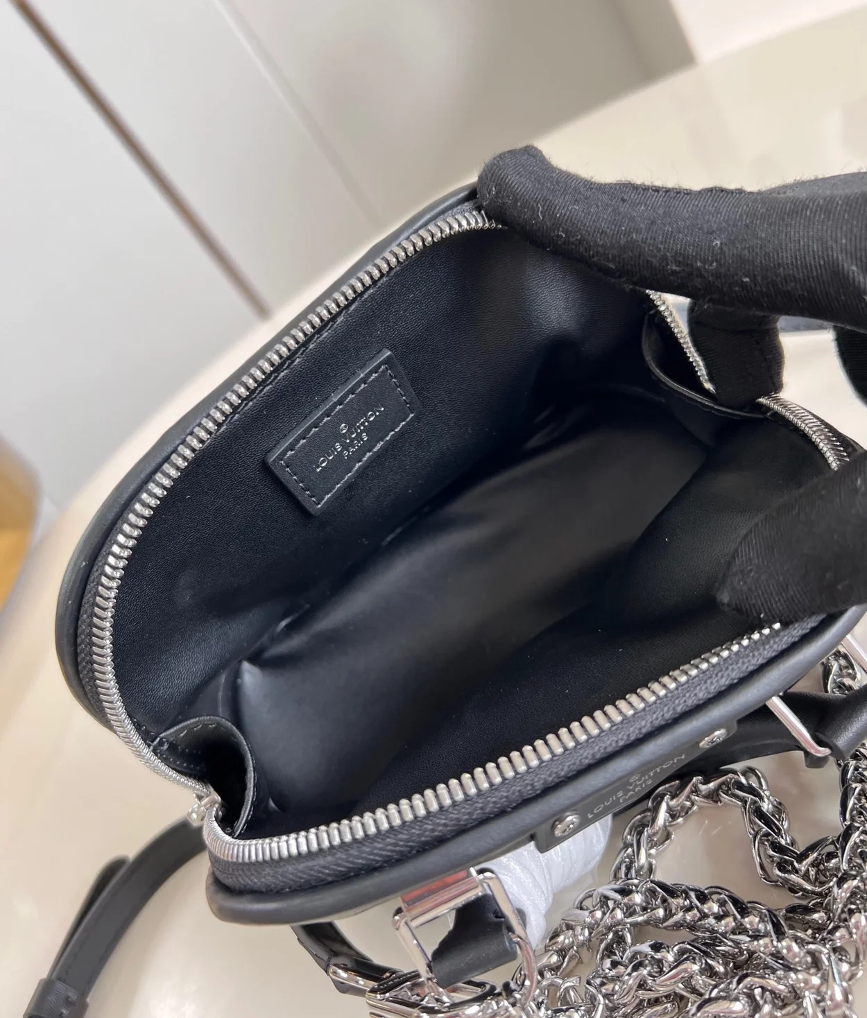 루이비통 나노 알마 M83019