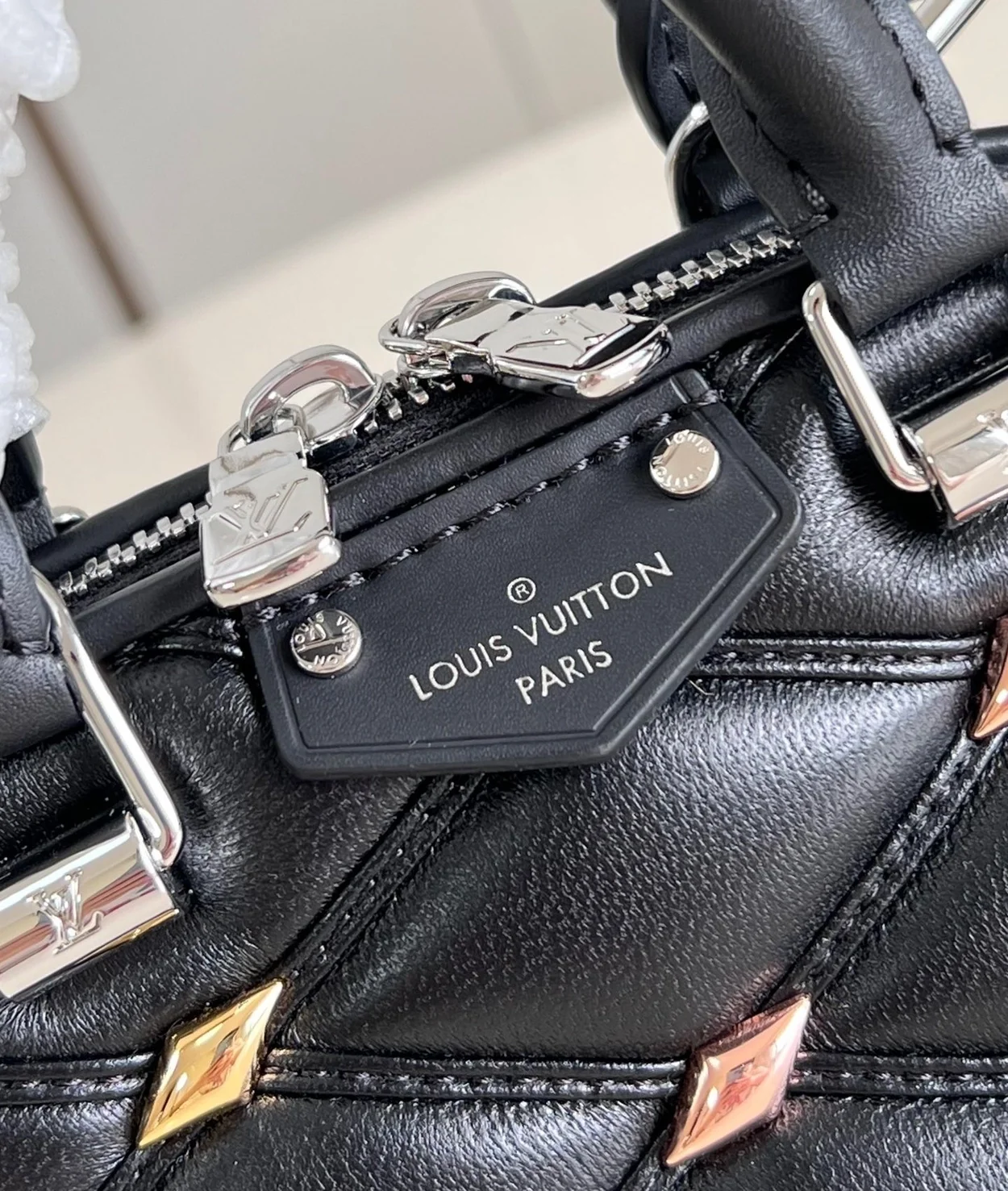 루이비통 나노 알마 M83019