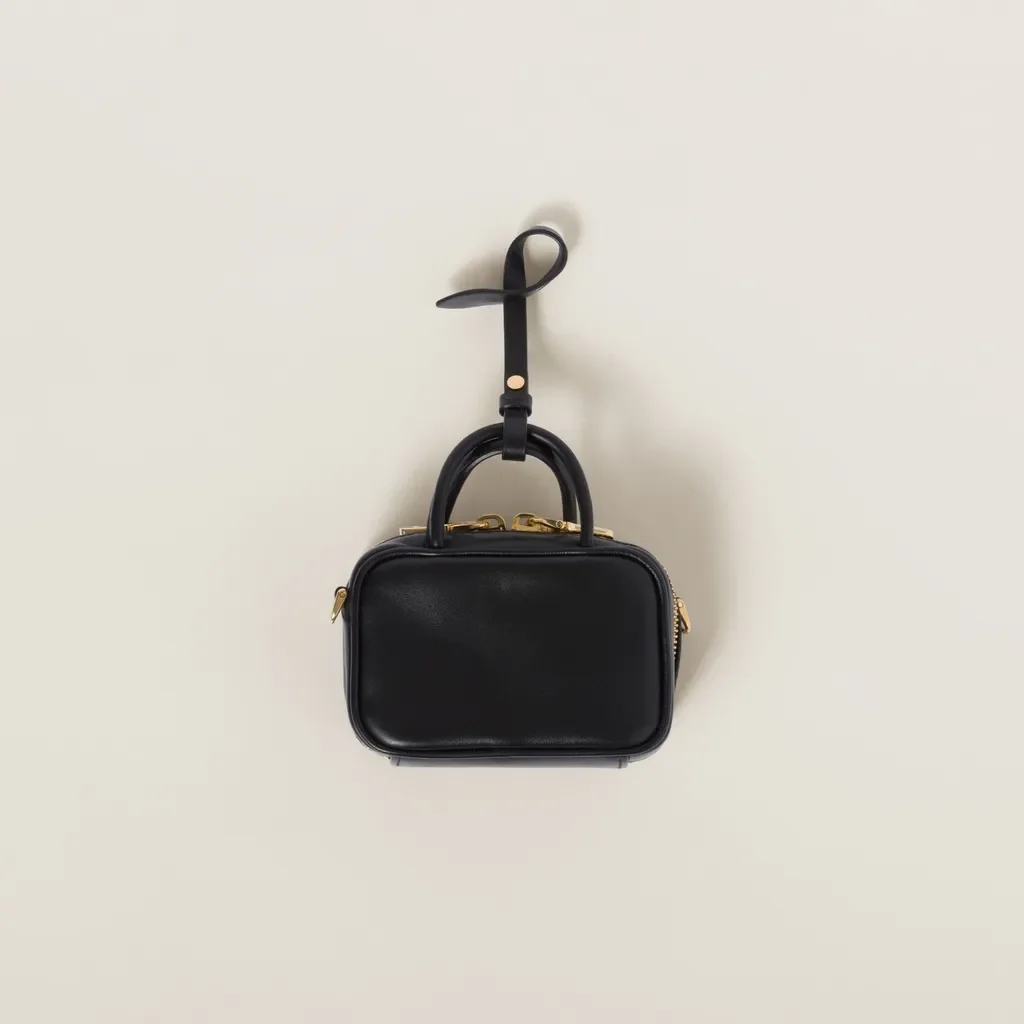 미우미우 마이크로 백 블랙