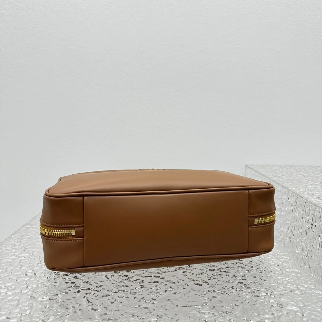 미우미우 가죽 탑 핸들 숄더백 브라운