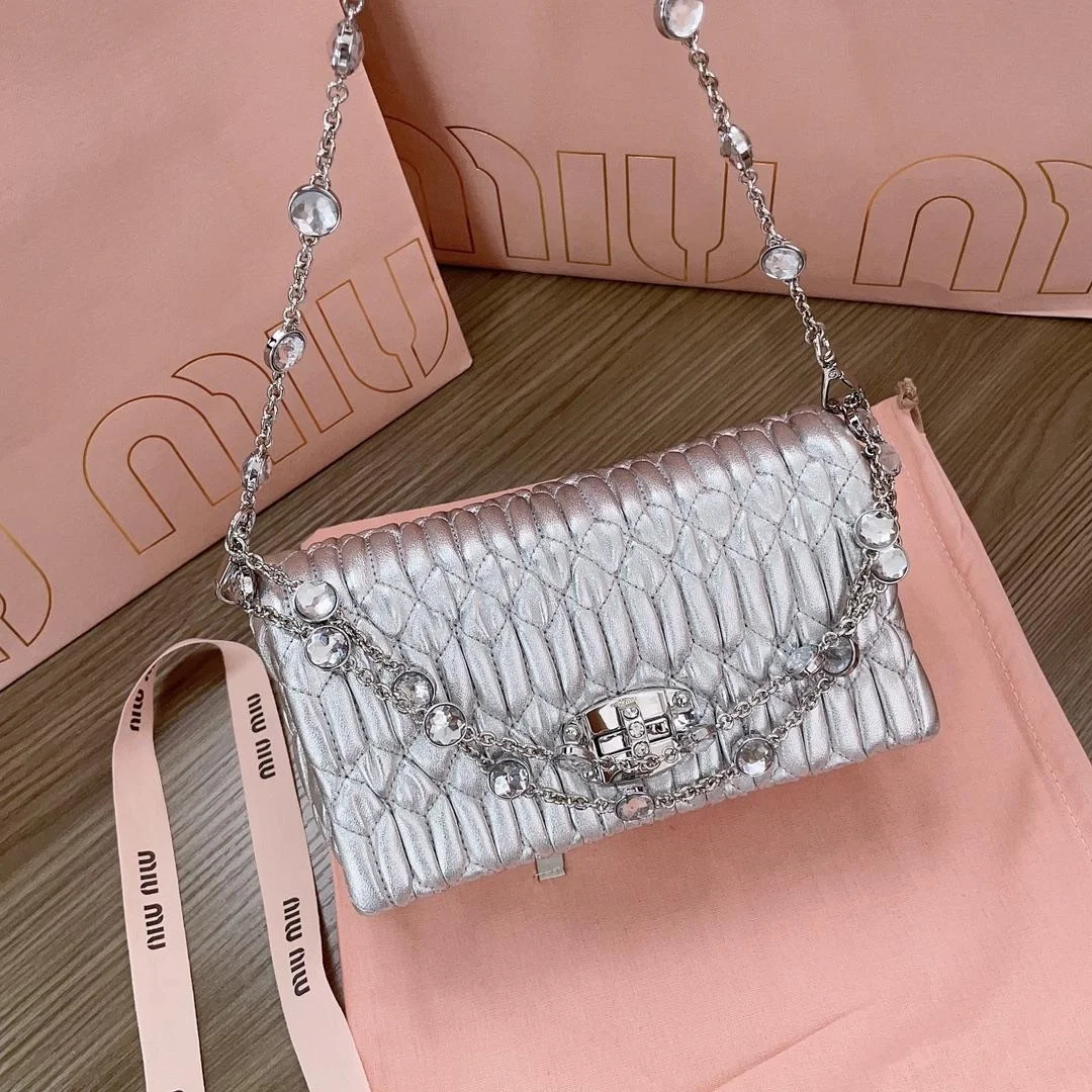 미우미우 마테라쎄 나파 가죽 크리스탈 미니백 실버